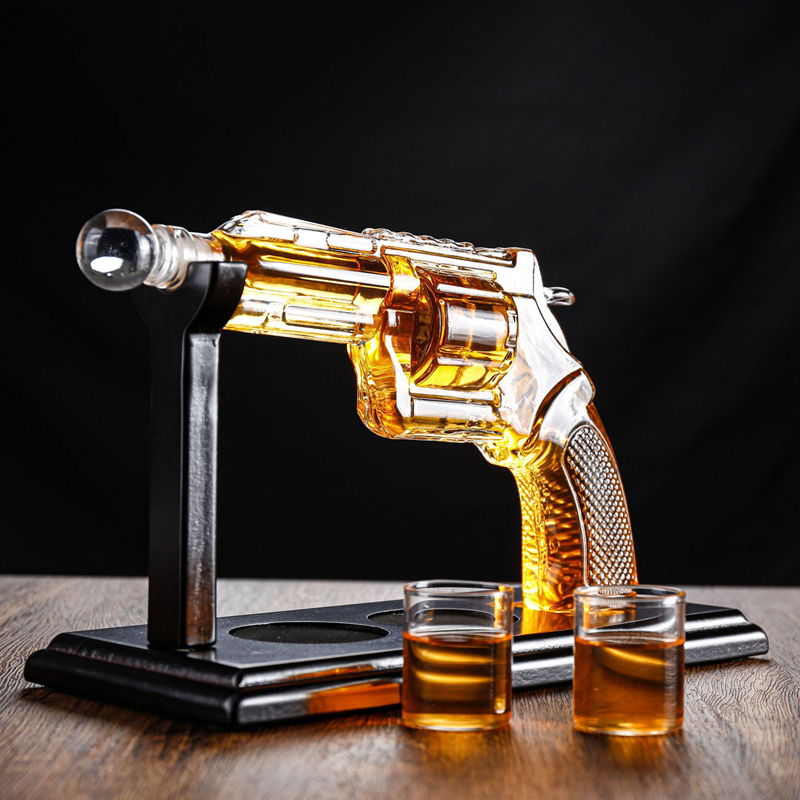左轮手枪醒酒器1 Revolver Decanter (1)