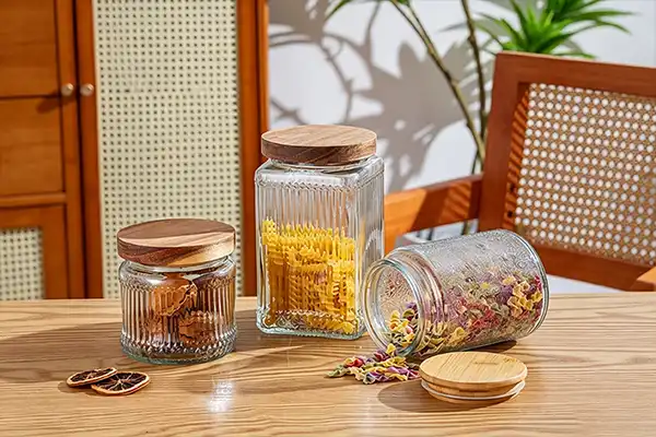 How to open a glass jar with a wooden lid?